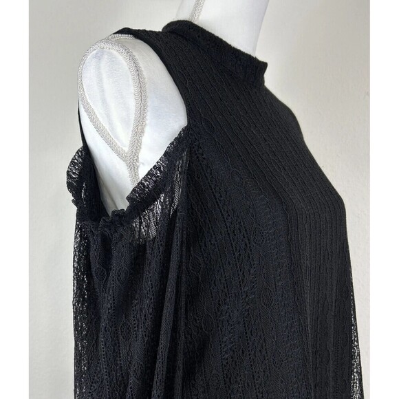 Ro & De Black Lace Cold Shoulder Blouse Size Medium - Picture 11 of 12